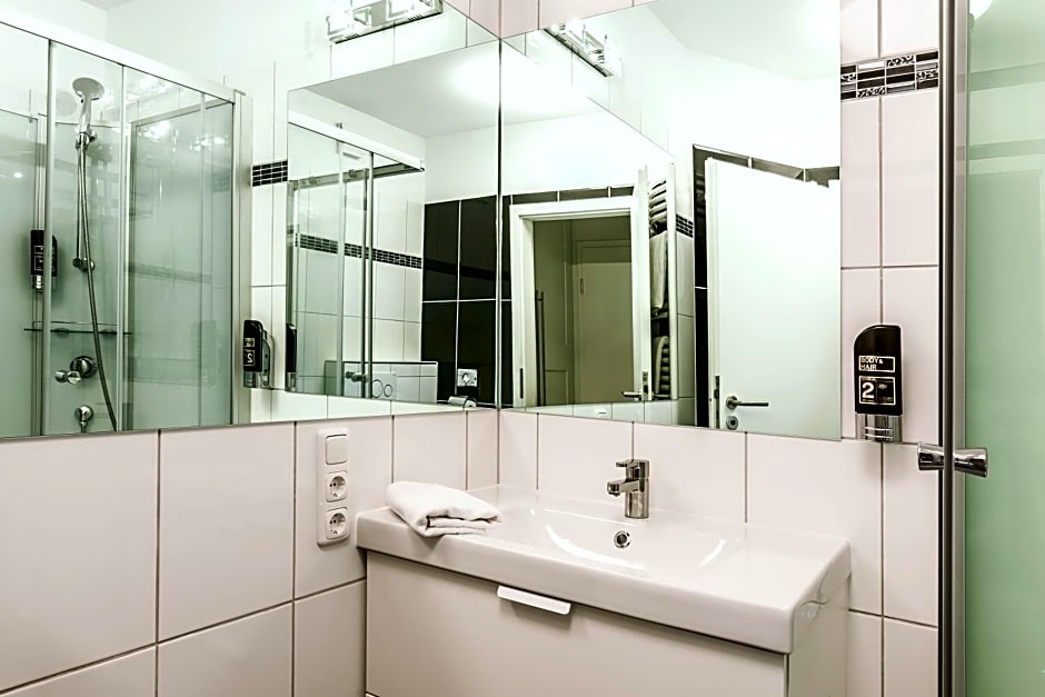 Hotel SleepInn Volkspark - Adult Only – Hamburg, VA