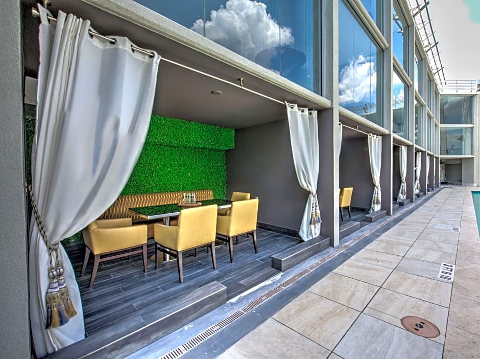 DoubleTree by Hilton Houston Brookhollow