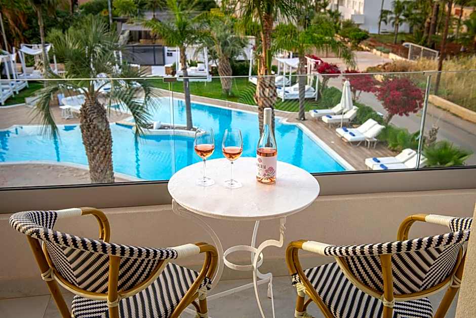 Parthenis Hotel & Suites