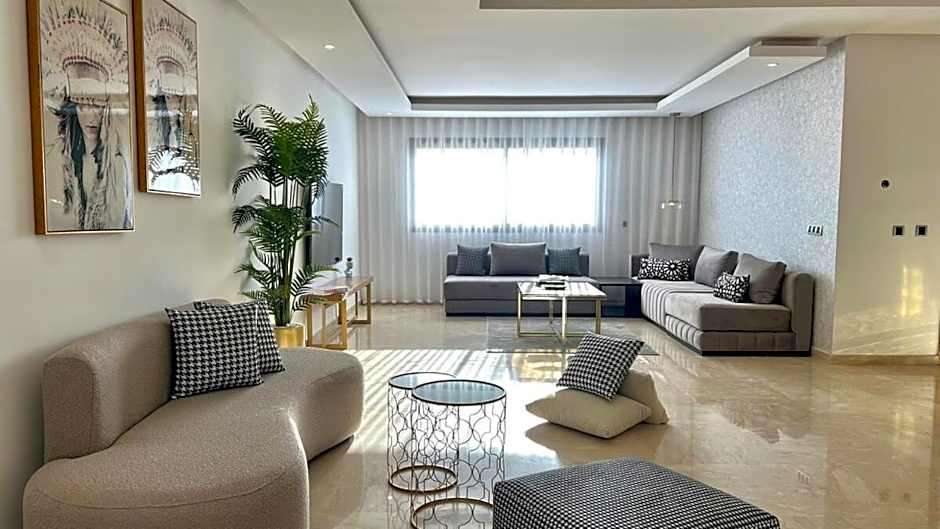 Marvelous Center Spot - 3 Bedrooms