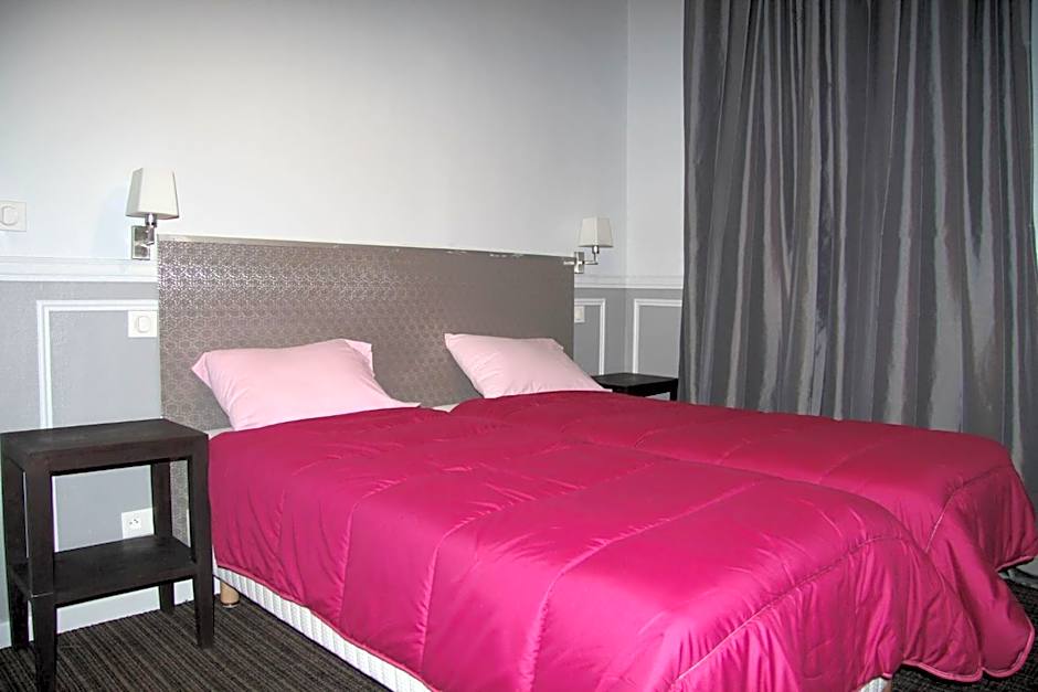 Bastille Hostel