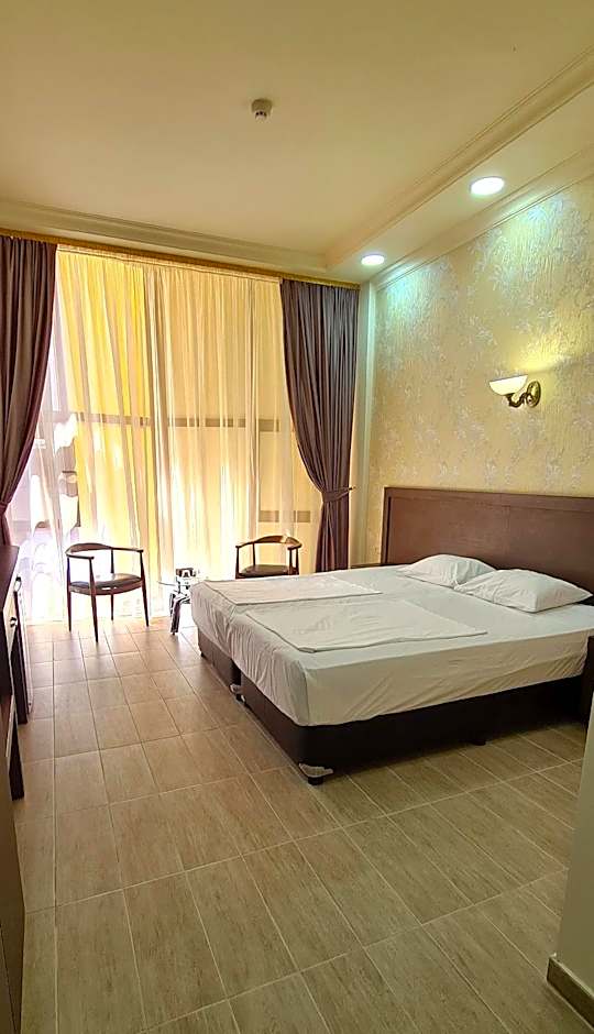 Yerevan Deluxe Hotel