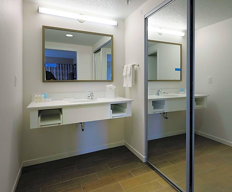 Hampton Inn By Hilton Green Bay Downtown WI