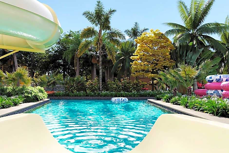 The Ritz-Carlton Naples, Tiburón