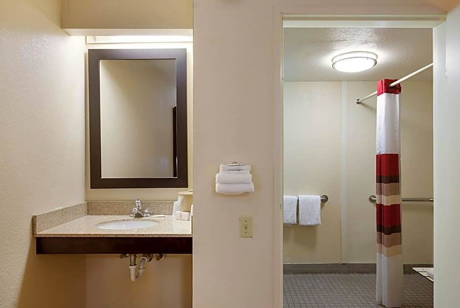 Red Roof Inn Grand Rapids Airport