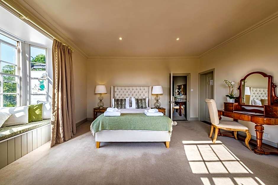 The Black Lion, Long Melford