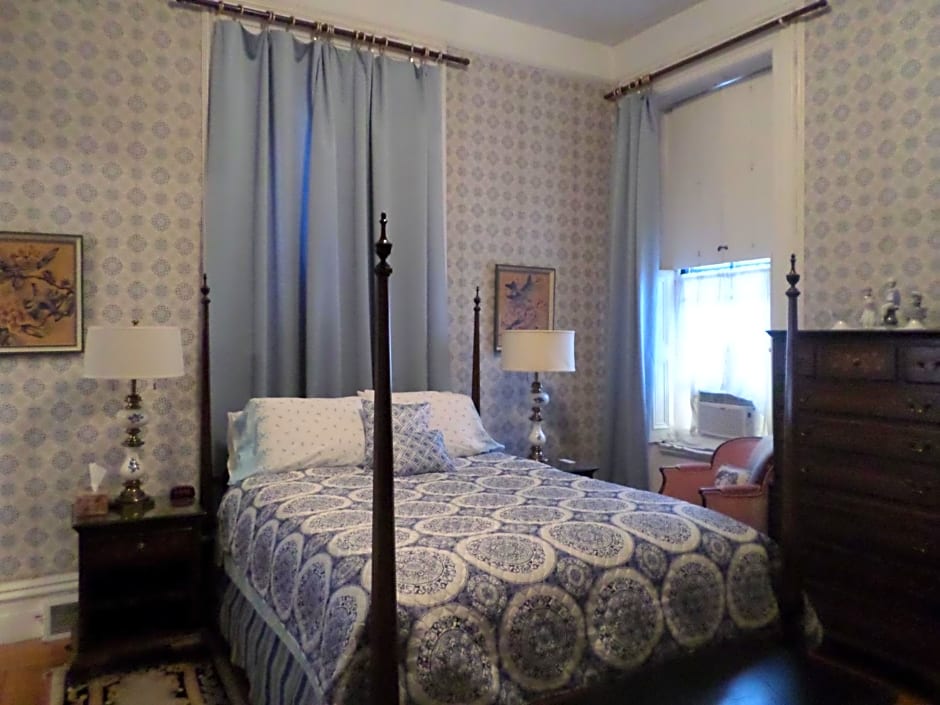 Hillard House Inn