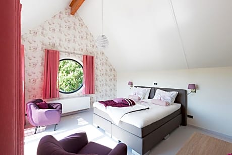 Deluxe Queen Room