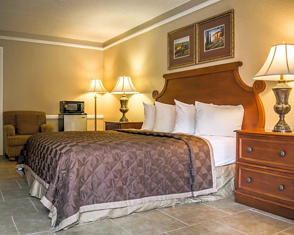 Rodeway Inn Near Ybor City - Casino