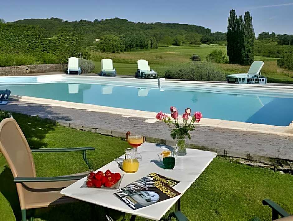 Hotel A Jayac - Logis Hotels