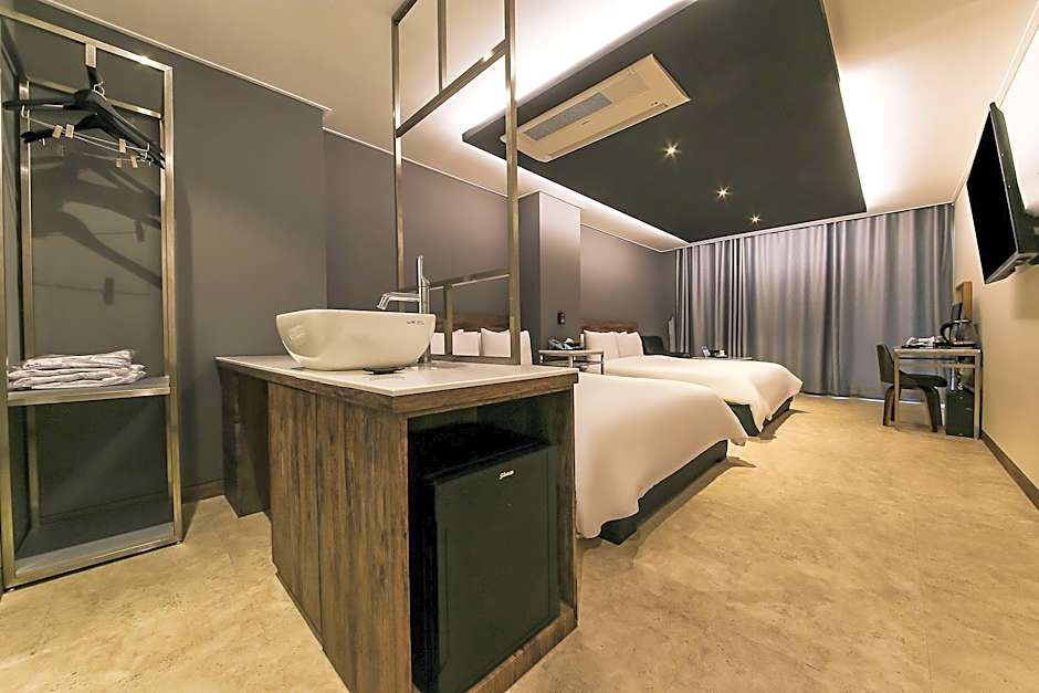 Louis Hotel Gangneung