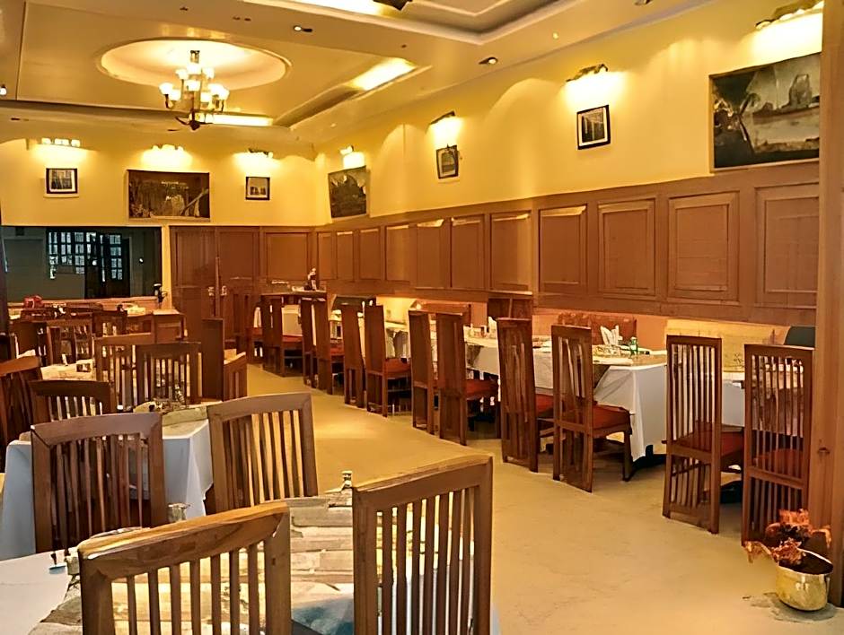Moon International – Shimla, PA