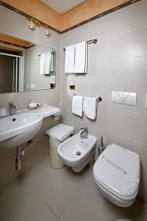 Hotel Vienna Ostenda e Ristorante il Danubio