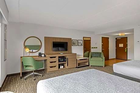 Queen Room with Two Queen Beds - Tub - Accessible