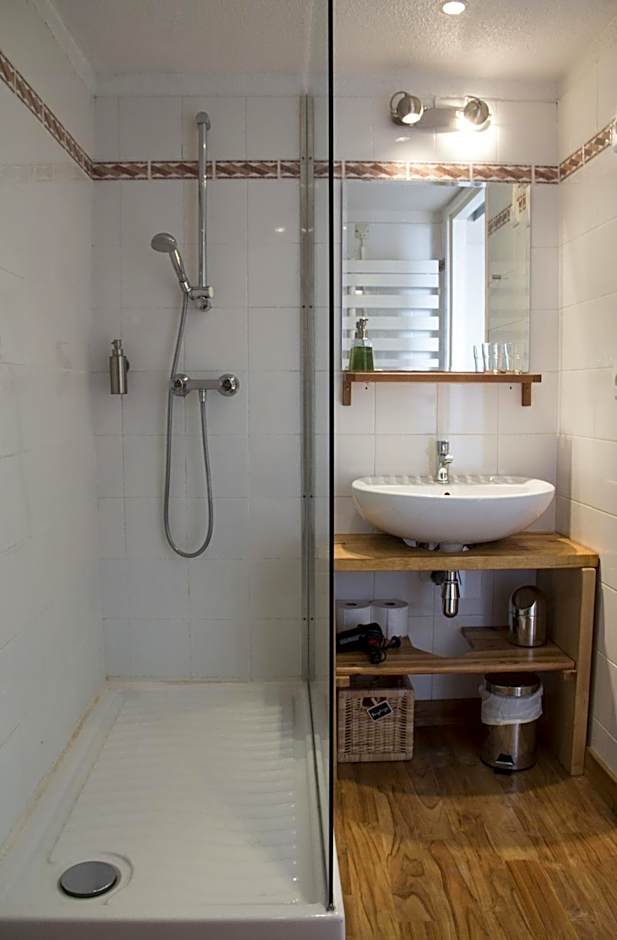 The Frogs House - Yoga Retreat