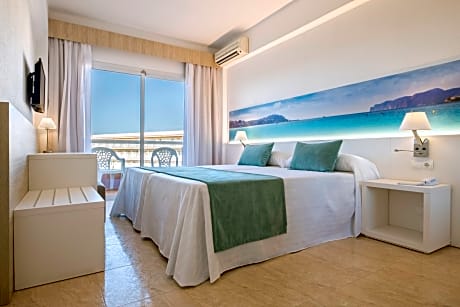DOUBLE PREMIUM SEA VIEW 2 ADULTS + 1 CHILD