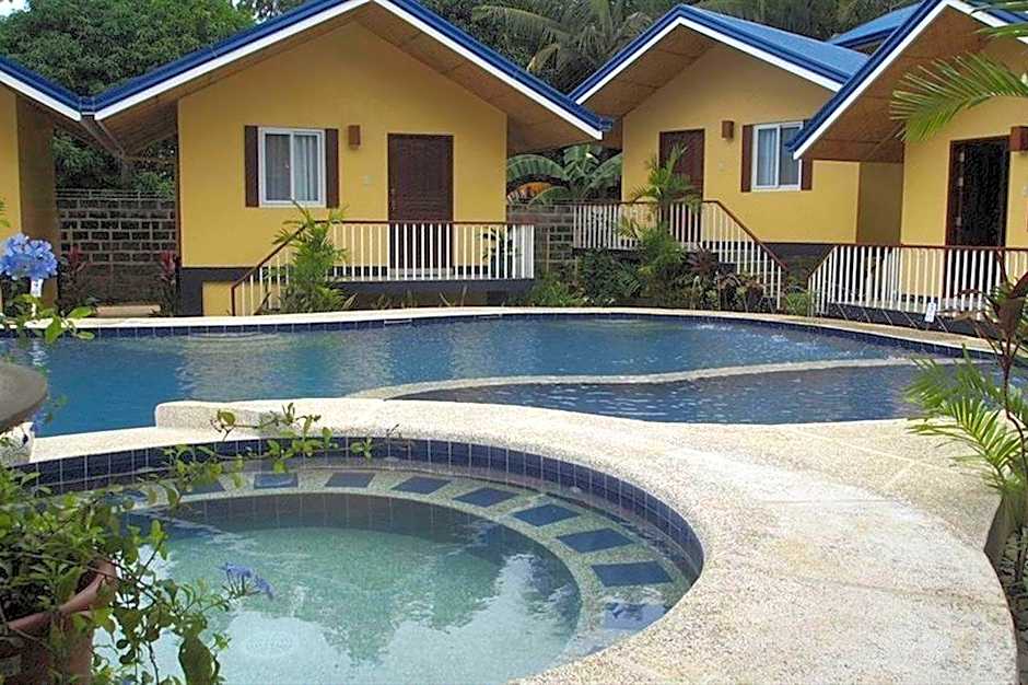 Blue Lagoon Inn & Suites