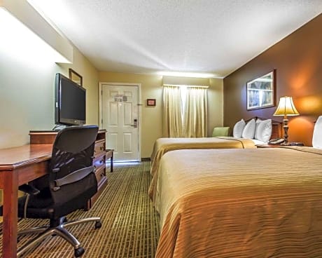 2 Double Beds Smoking