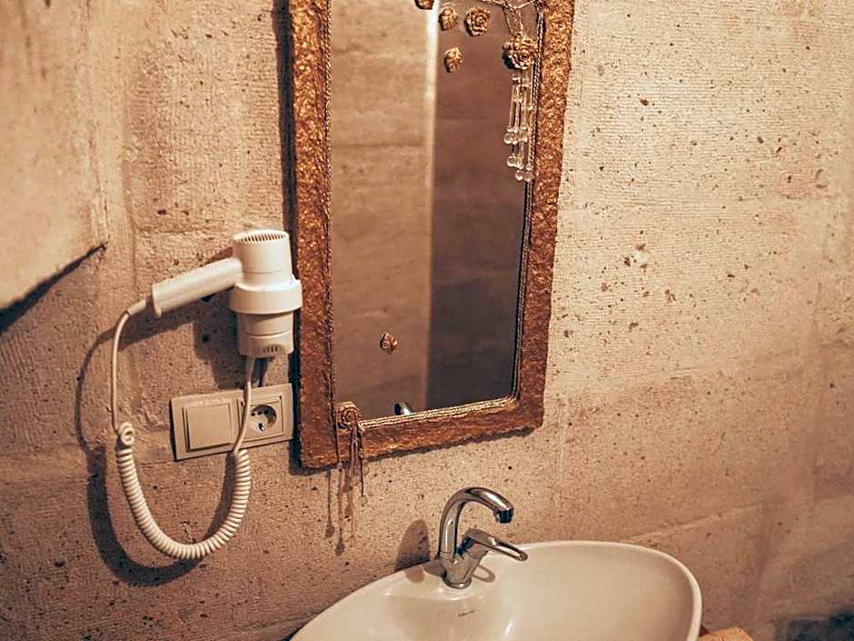 Cappadocia Eagle Cave Inn