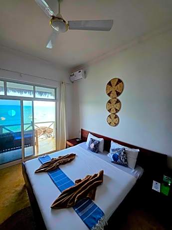 Deluxe Double Room with Balcony and Sea View