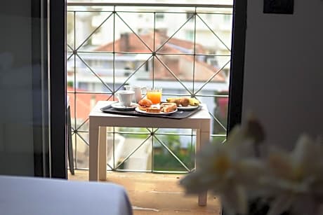 Deluxe Double Room with Balcony and Sea View