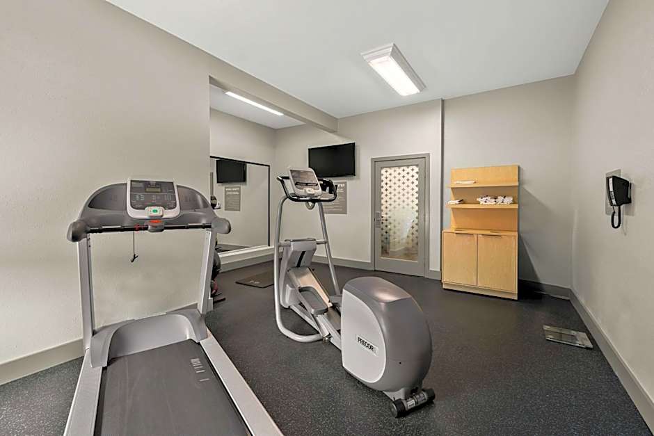 Spark by Hilton Tifton