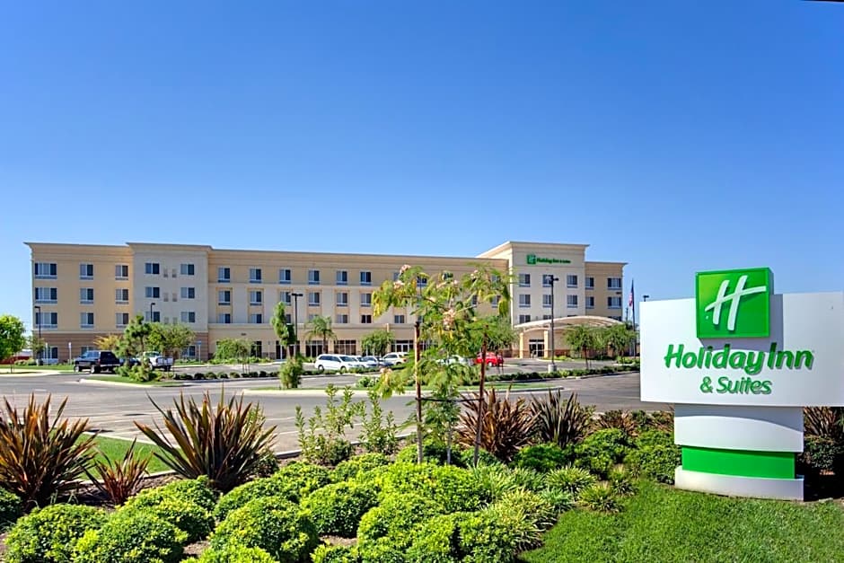 Holiday Inn & Suites Bakersfield by IHG
