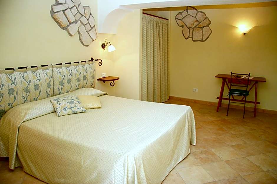 Hotel Tirrena Bike & Country Hotel