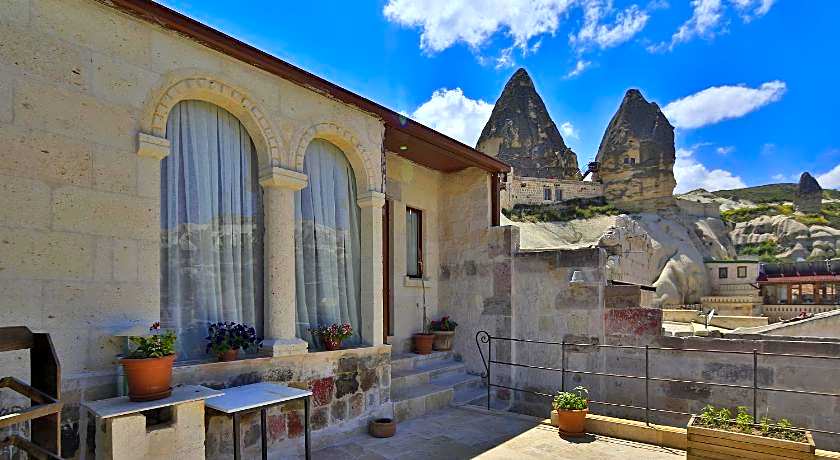 Aren Cave Hotel and Art Gallery