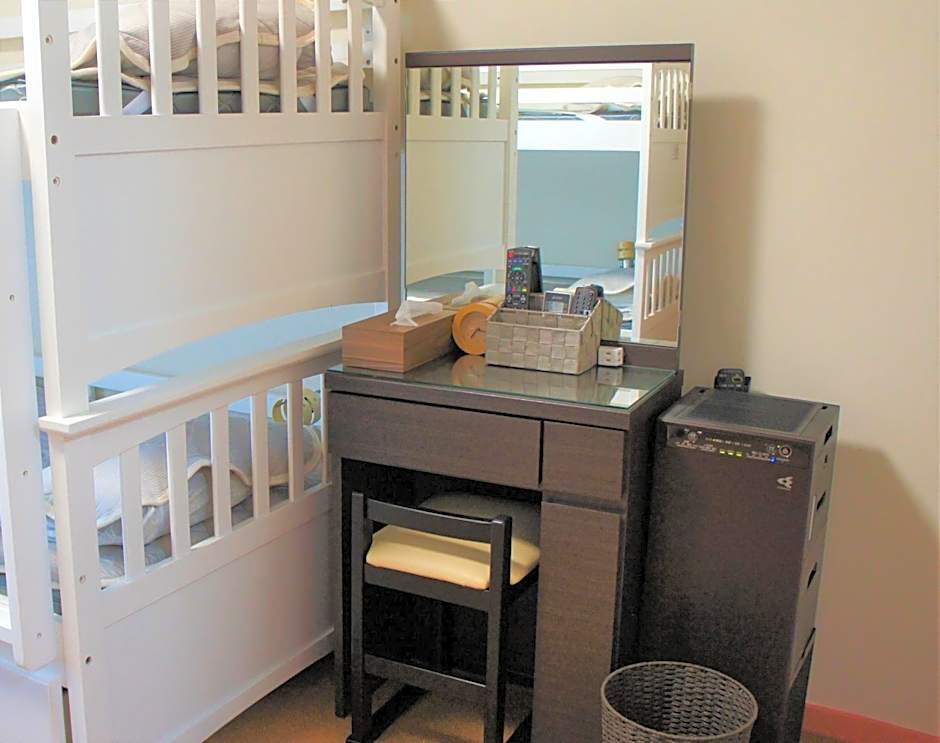 Yenn's Marina Inn Zamami Condominium