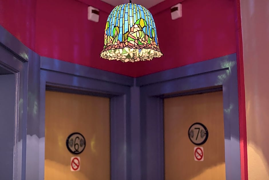 Hotel Blume / El Azteca