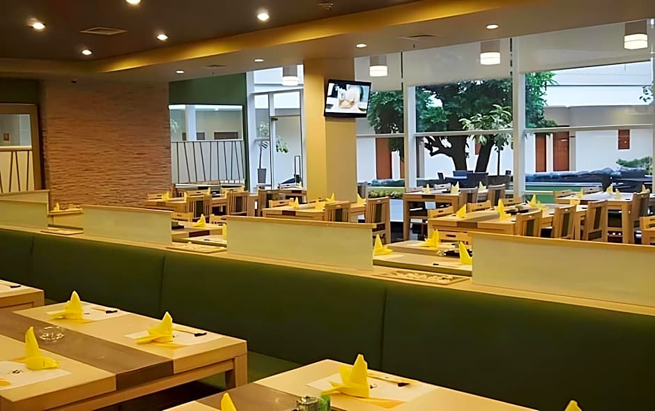 TreePark Hotel Karawang