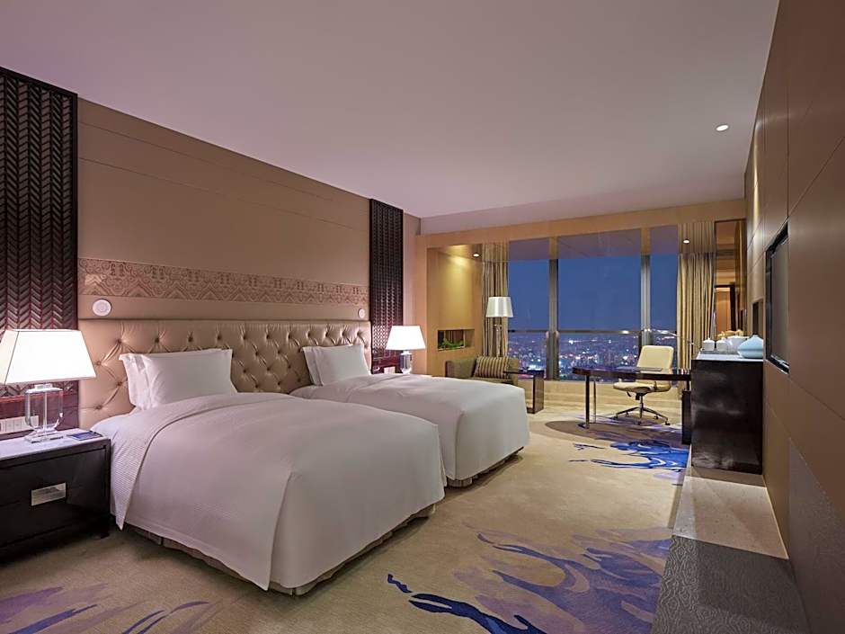 Photo 1 of 2 of Executive 2 Beds