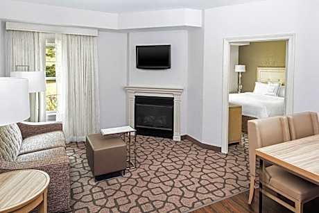 2 Bedroom Suite, Bedroom 1: 1 King, Bedroom 2: 2 Double, Sofa Bed, Fireplace