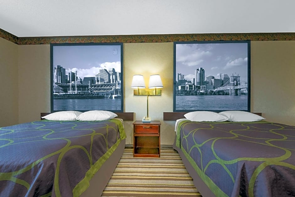 Super 8 by Wyndham Wapakoneta