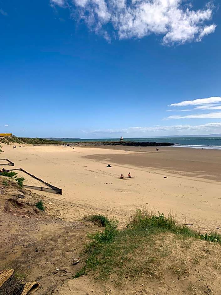 Phoenix caravan hire, Trecco bay