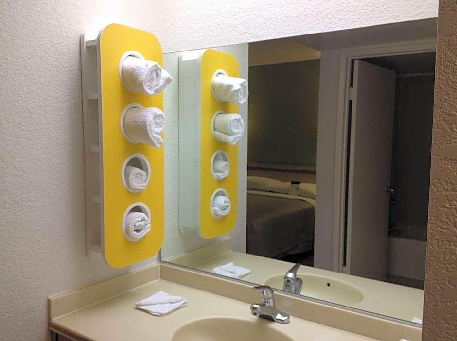 Motel 6 Hemet