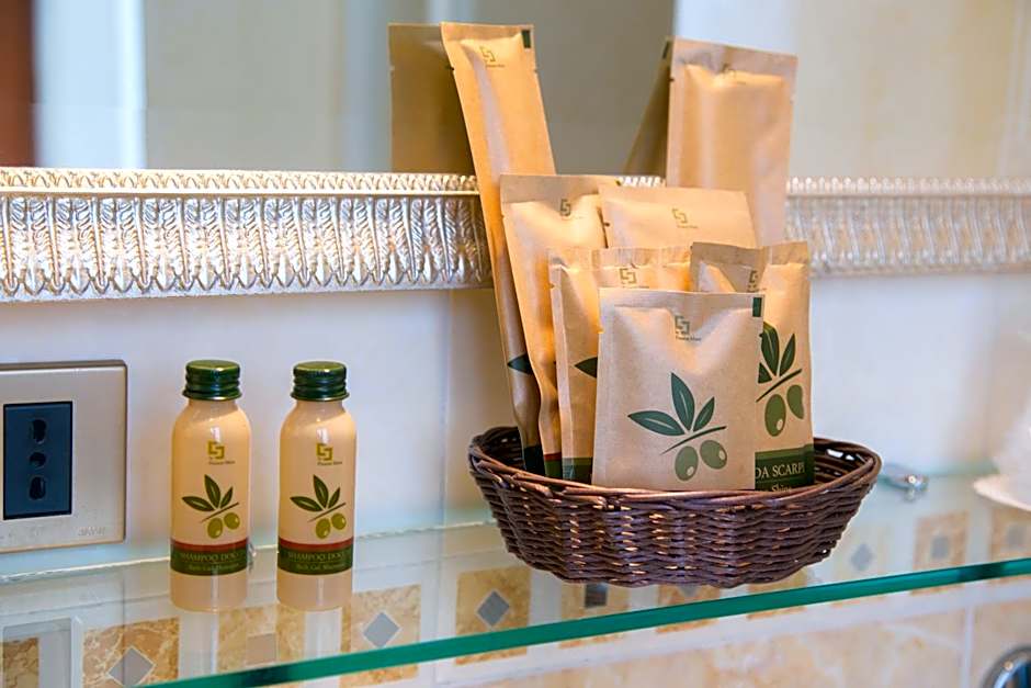 Hotel Arco Di Travertino