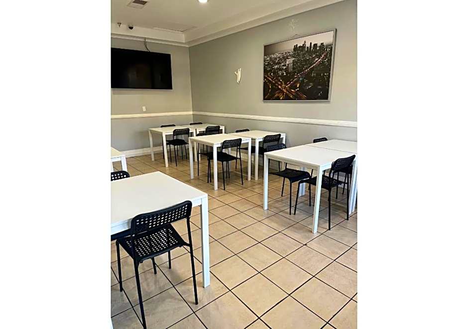 Capri Suites Anaheim
