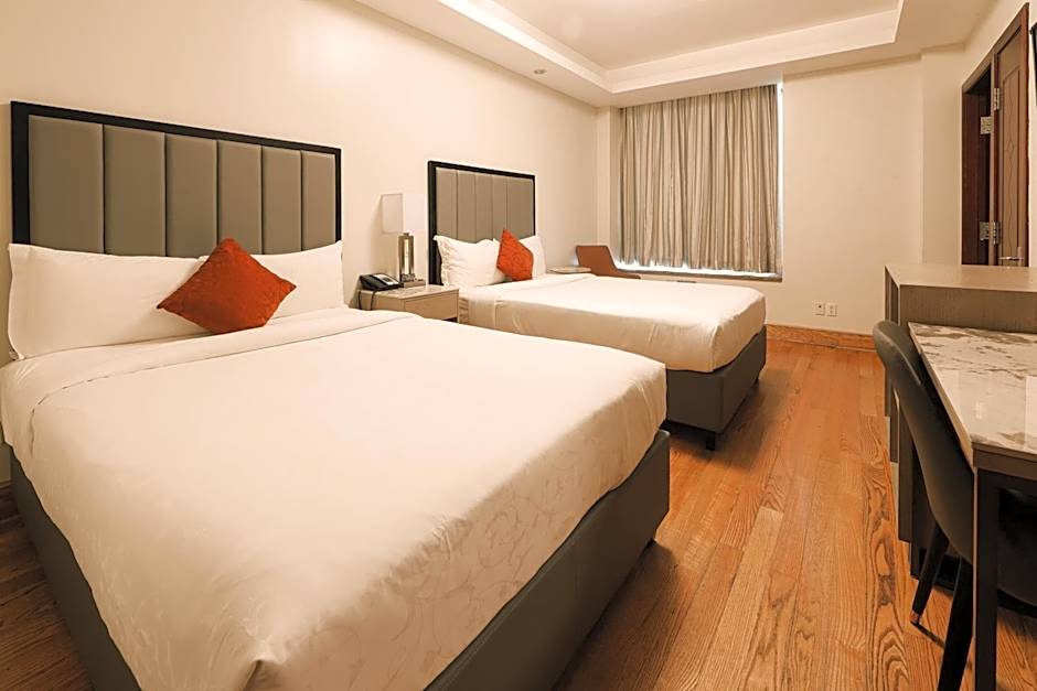 Asiatic Hotel Laguardia East