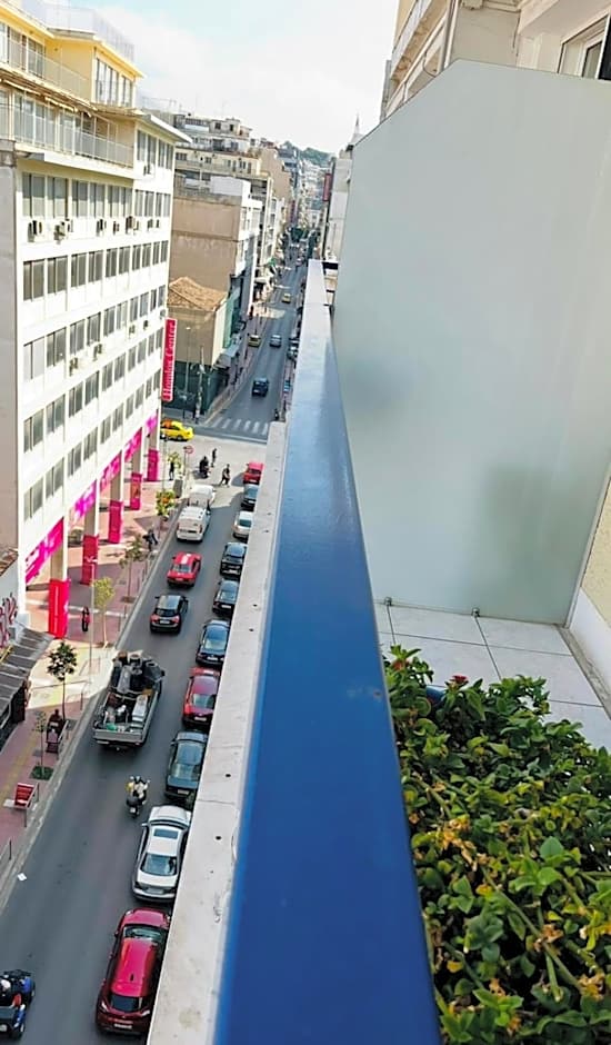 Triton Hotel Piraeus