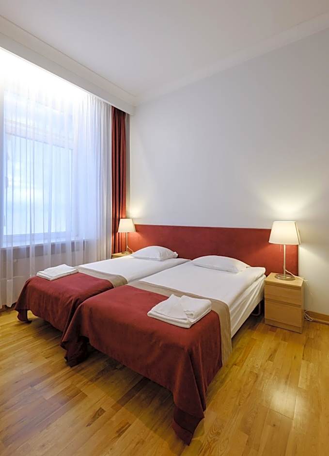 Photo 1 of 6 of Quadruple Room