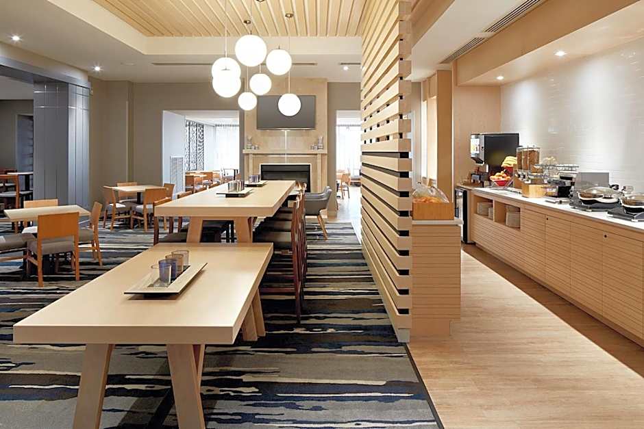 Fairfield Inn & Suites by Marriott Montreal Airport