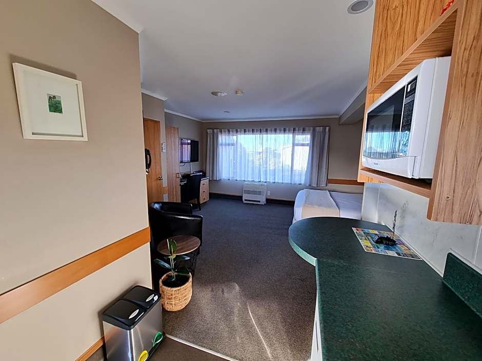 Amross Court