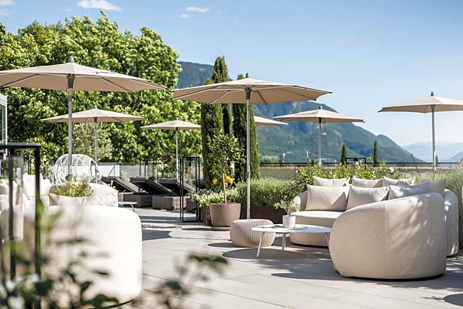 Small & Beautiful Hotel Gnaid