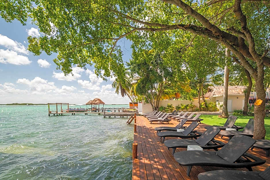 Casa Aakal Lagoon Front