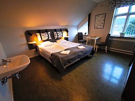 Twin Room with Shared Bathroom