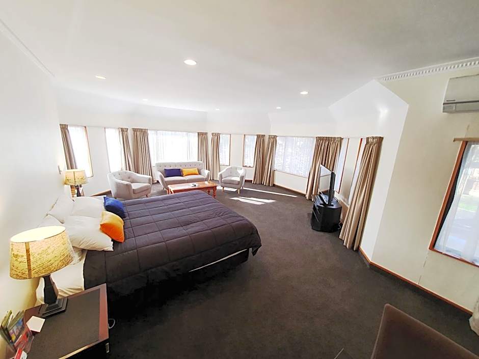 Fitzherbert Castle Motel