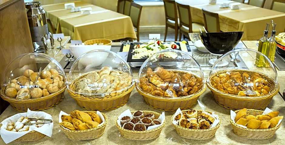 Colosseum Marina Hotel