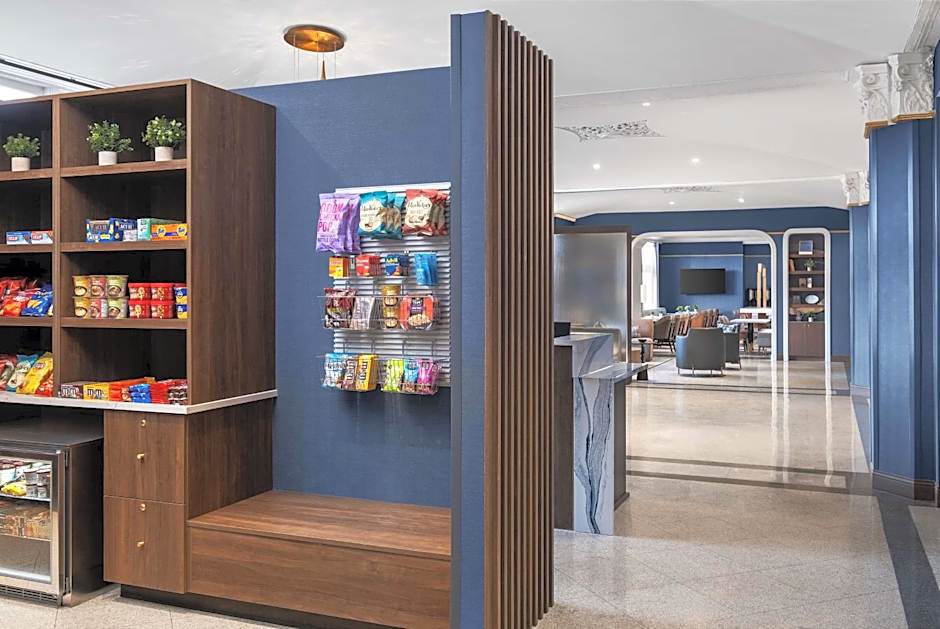 The Well House Hamilton, Tapestry Collection by Hilton